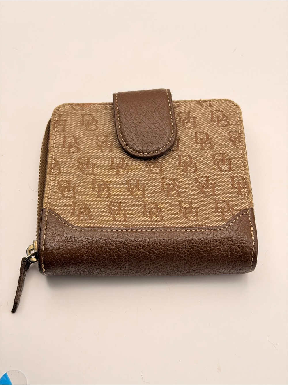 Dooney & Bourke Bifold Wallet, brown leather, very good, very good